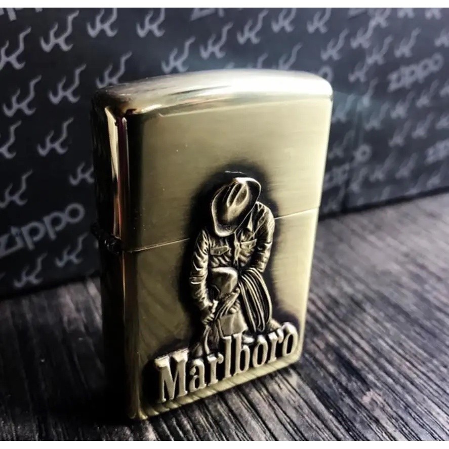 Emblem hình dán Zippo cao bồi ngồi vàng đồng