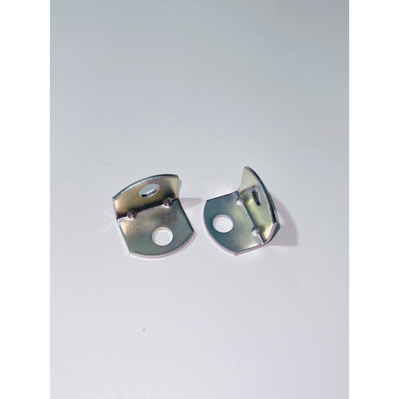 Pát sắt chữ L lỗ 8li 2.5x2.3 dầy 2mm, pass gắn chế không của riêng xe nào