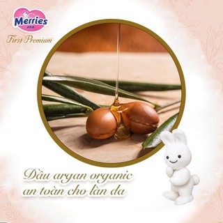 Quà - Tã dán Merries First Premium size M - 48 miếng (Cho bé 6-11kg)