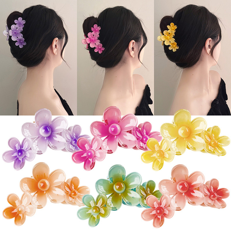 Kẹp tóc hoa nhựa phổ biến dành cho nữ