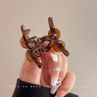 Kẹp cá mập hổ phách Cherry Clip dành cho nữ