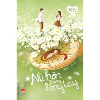 Sách - quà tặng trái tim - nụ hôn trong lòng tay
