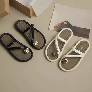 Dép xỏ ngón có dây buộc