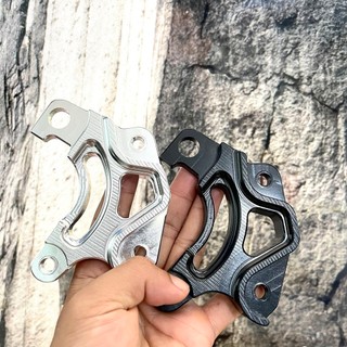Pát trước lắp heo zin raider/ satria lên đĩa lớn size 300-320mm_bát cnc nguyên khối anode đen & trắng