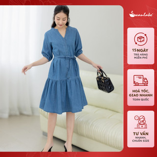  - Váy Đầm Denim Vải Jean Wash Cổ Trụ Kiểu Cài Nút Tay Bí Lỡ Cột Dây Thắt Nơ Eo Phom A Xoè Xếp Ly - D11609