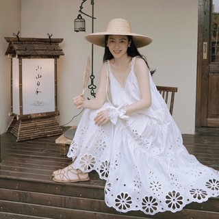 Pháp Sang Trọng Công Nghiệp Nặng Thêu Rỗng Ren Sling Đầm Mùa Hè Phong Cách Mới Lớn Xoay Váy Siêu Cổ Tích Kỳ Nghỉ Váy Dài