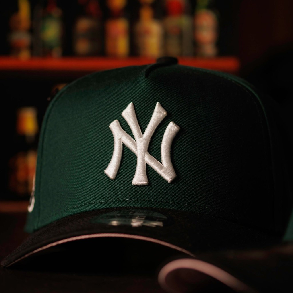 New ERA 9FORTY A-FRAME New YORK YANKEES 1998 SERIES hai TONE / đỏ UV SNAPBACK CAP