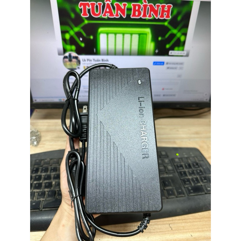 SẠC PIN LION 17S 71.4VOLT