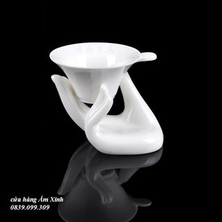 Lọc trà sứ trắng thanh khiết hình bàn tay có lưới lọc inox 304