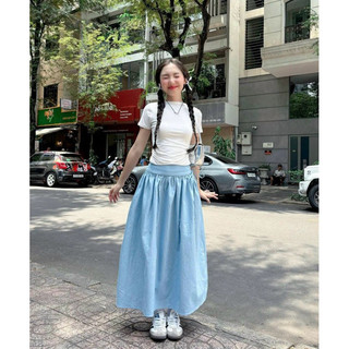 Combo áo thun trắng nhún thân babytee và chân váy midi xoè xanh