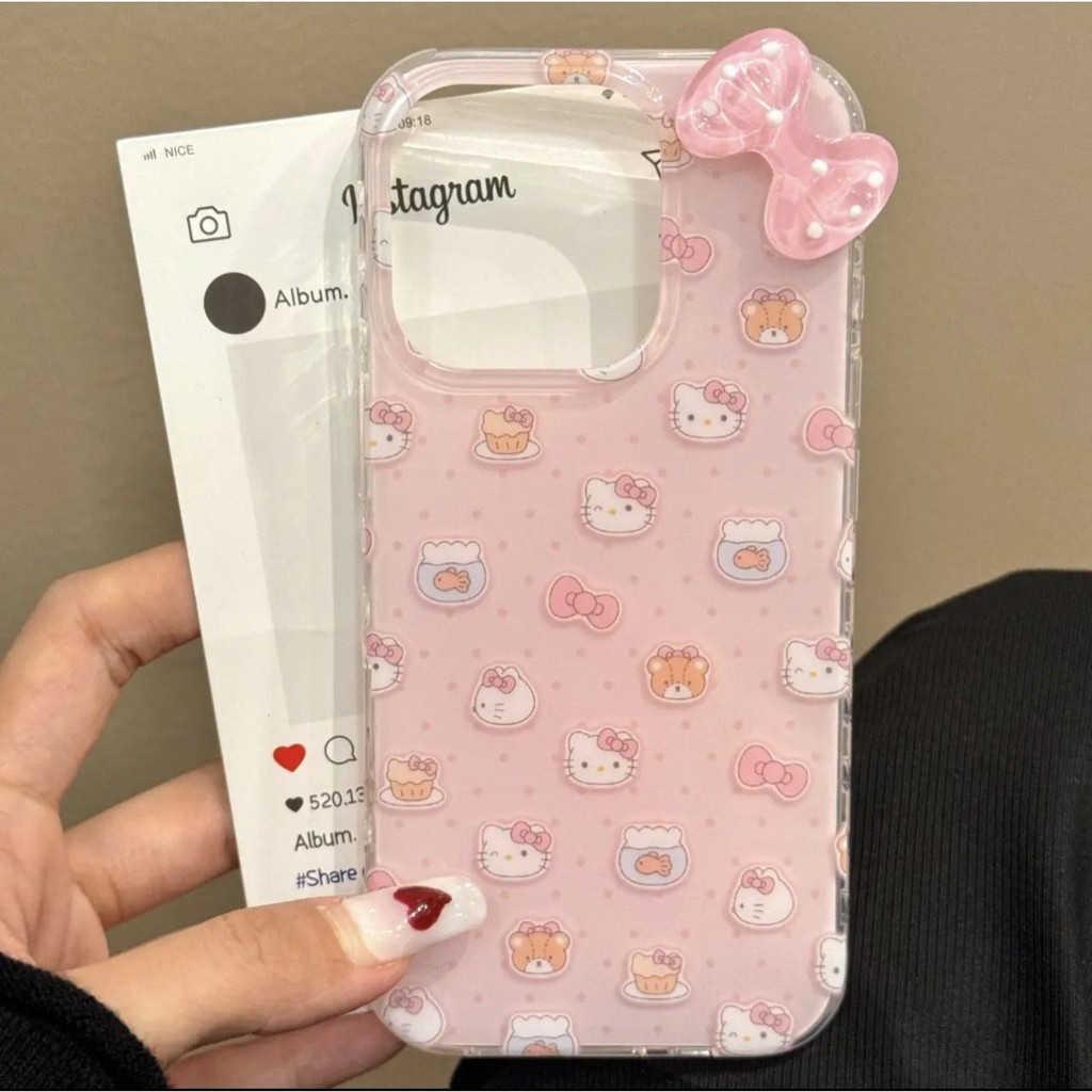 Màu Hồng Chấm Bi Mèo Nơ Ốp Lưng Điện Thoại iPhone 16 16Pro 16Plus 16Pro Max 11 12 13 14Plus 15Pro XR XS Max 7 8Plus Trái Tim Cô Gái Tình Yêu Đứng Chống Rơi Vỏ Điện Thoại Dễ Thương Giá Đỡ BB