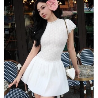 Hannie House- Đầm chữ A ngắn tay cổ tròn ren hoa mùa hè
