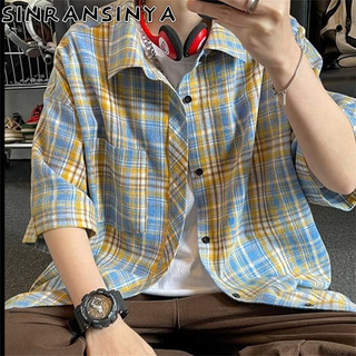 Sinransinya Áo sơ mi nam mới, thời trang cao cấp đường phố cổ điển Mỹ, thiết kế in kẻ sọc, hip-hop dáng rộng và giản dị, ve áo thời trang cặp đôi trẻ trung nửa tay