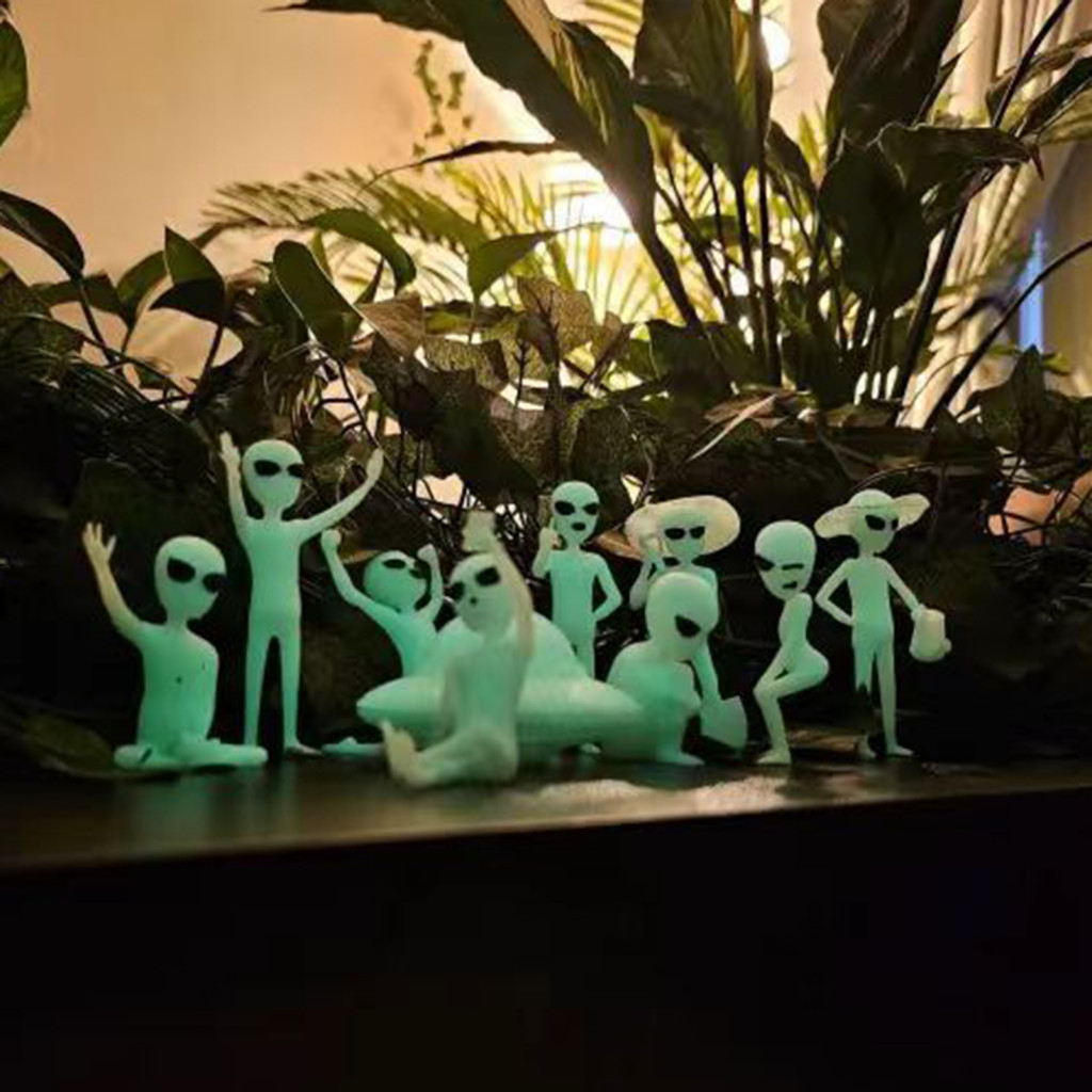 {Bakilili} Đồ chơi ngoài hành tinh bằng nhựa Mô hình tàu vũ trụ Mini Phát sáng trong bóng tối Người ngoài hành tinh Tượng Ufo Mô hình Điêu khắc Đồ chơi trang trí Trang trí văn phòng tại nhà Quà tặng sinh nhật