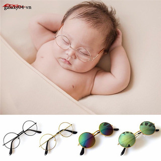 Kính mát mini dùng làm phụ kiện chụp ảnh cho bé sơ sinh