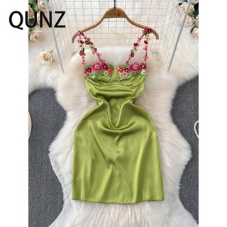 Váy thêu hoa gợi cảm Qunz 900134