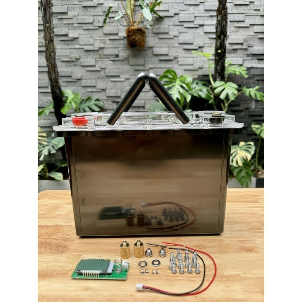 Vỏ bình chống nước mẫu mới chứa được 12 cell 33140-32140-33138 có Led báo pin. LK