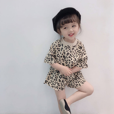 Bộ váy mùa hè bé gái 2024 quần short ngắn tay mới dành cho trẻ em vừa và nhỏ quần áo thường ngày cho bé gái Bộ hai mảnh in họa tiết da báo nước ngoài
