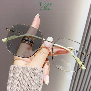 Màu sắc nhạy cảm Kính chống ánh sáng xanh Phụ nữ Hộp lớn Kính cận Kính thời trang BS-282