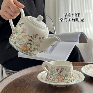 Bộ cốc và đĩa trà chiều ly latte