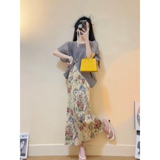 Váy mùa hè xếp li phù hợp với cả bộ đồ bé gái hơi béo mặc thon gọn hơn trông màu xám ngắn tay in váy phù hợp với