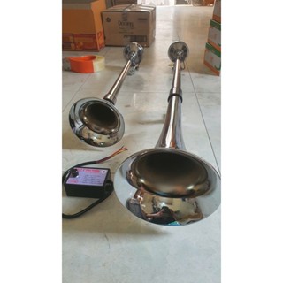 Combo Nhài cùng Còi hơi inox 70 phân và 1 mét điện áp dùng chung 12/24V. Còi dùng cho xe có bình hơi