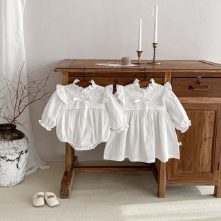 2024 Phong Cách Mới Váy Bé Gái Bé Gái Mỏng Trắng Dài Tay Búp Bê Cổ Jumpsuit Bé Gái Em Gái Đi Chơi Quần Áo