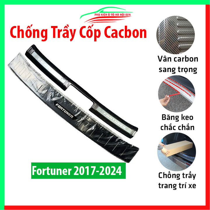 Ốp chống trầy cốp Fortuner 2017-2024 cacbon sáng bóng