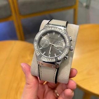 Manlandun Đồng Hồ Nữ Dây Da lộn 608, Viền đính đá khối.