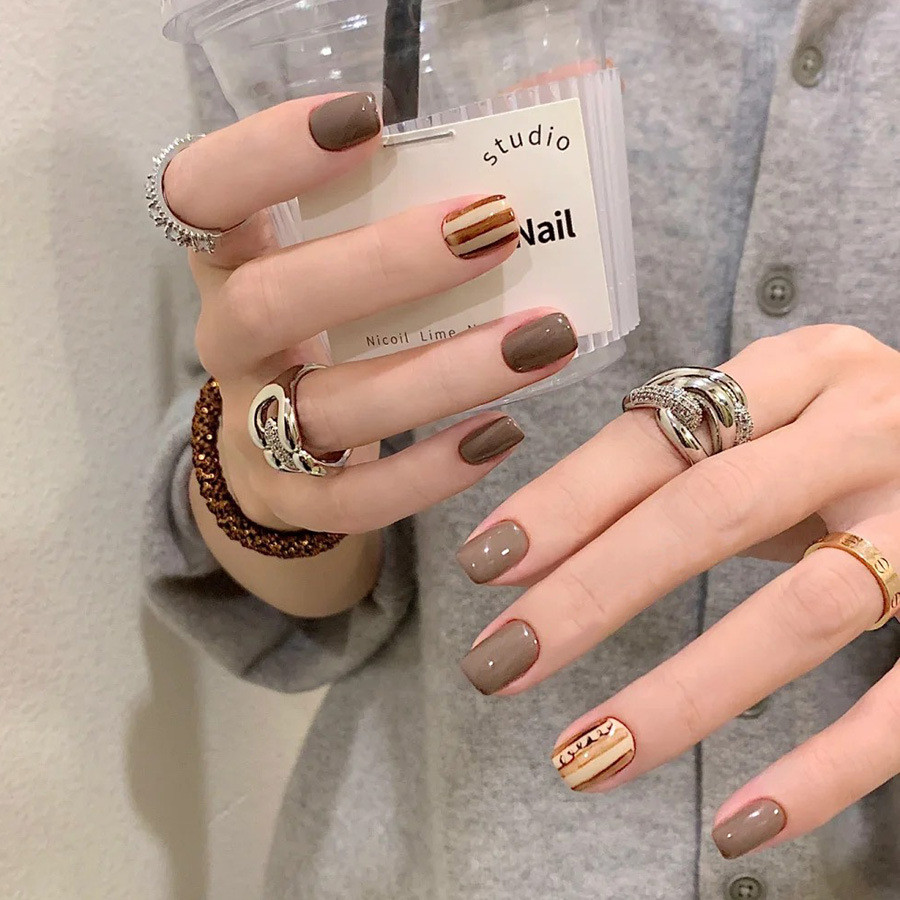 Móng tay giả SA260 # 24 miếng móng tay giả - Yiwu Anlu màu nâu sáng bóng, móng tay ngắn vuông màu đỏ