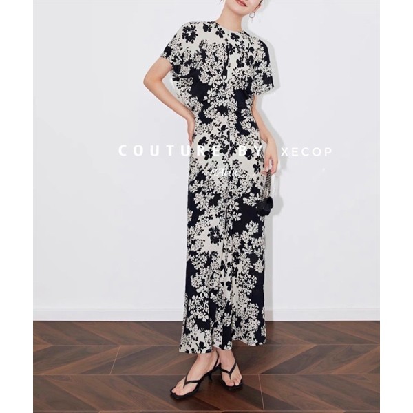 A32-XECOP MAXI DRESS lụa hoa đen