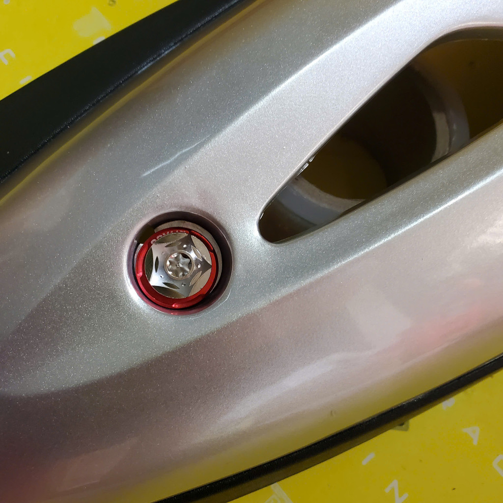 Ốp pô SH Mode 20 - che pô SH Mode 2020 kèm ốc inox và lông đền đỏ loại tốt (MS001)