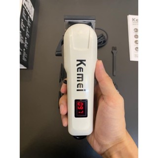 Tông Đơ Cắt Tóc Kemei 809A - Tăng Đơ Cắt Tóc Gia Đình Chuyên Nghiệp Chính Hãng, Thiết Kế Màn Hình LCD Hiển Thị Cao Cấp