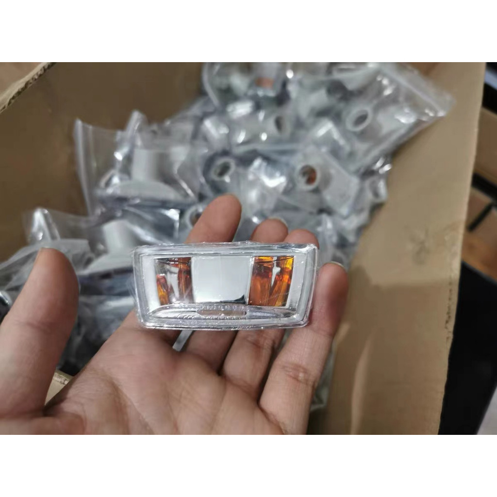 Bên FENDER / ĐÈN TÍN HIỆU TRÁI & PHẢI PHẦN CHÍNH HÃNG [TRÁI: 13497989 , Phải: 13497990] Chevrolet CR