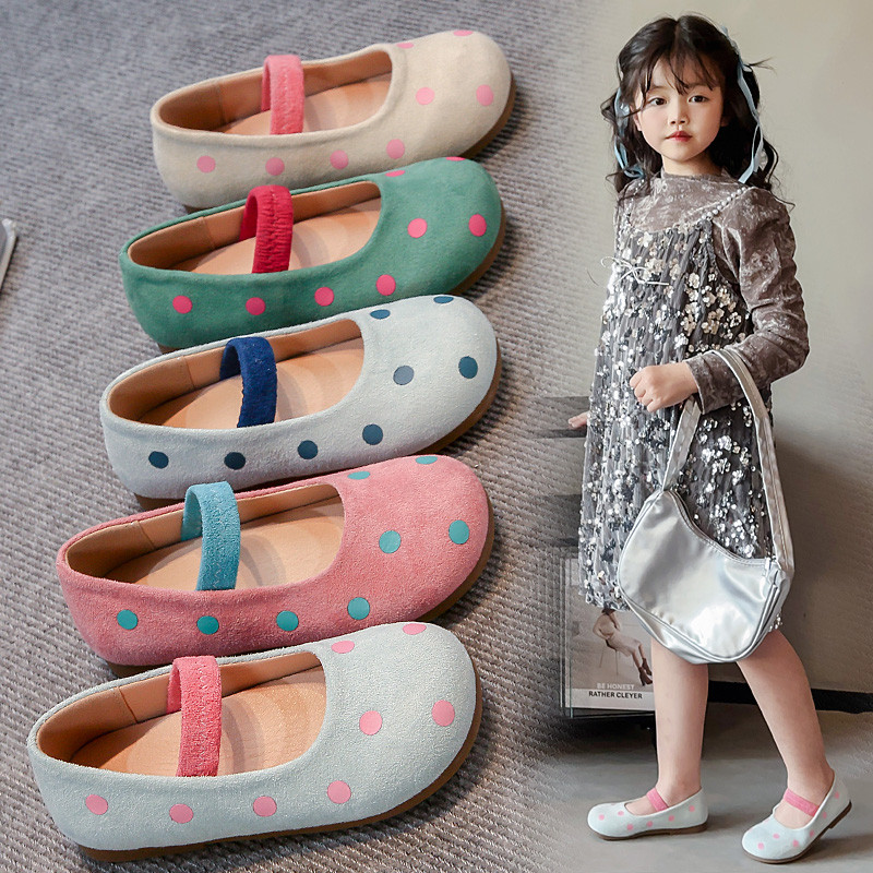 Bé Gái Giày Đế Bằng Chấm Bi Ngọt Ngào Trẻ Em Giày Da Ngón Chân Tròn slip-on 2025 Mới Bé Gái Giày Công Chúa Màu Kẹo Chống Trơn Trượt Mềm