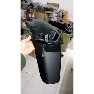 Chắn bùn sau xe máy điện Vespa( Đuôi bắt biển xe máy điện Vespa)