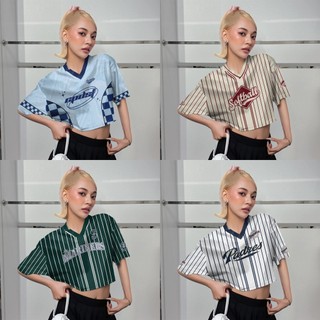 (Hàng Spot) Áo thun bóng bầu dục Crop-Top Áo thun trẻ em Áo thun ngắn màu chữ V Áo thun nữ đường phố