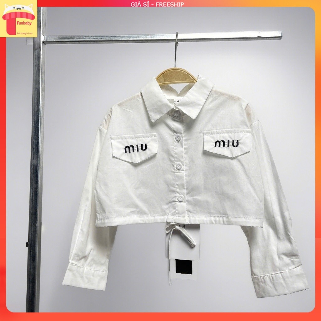 Áo sơ mi bé gái màu trắng dáng croptop 4-10 tuổi thêu chữ miu chất liệu vải thô mềm cao cấp