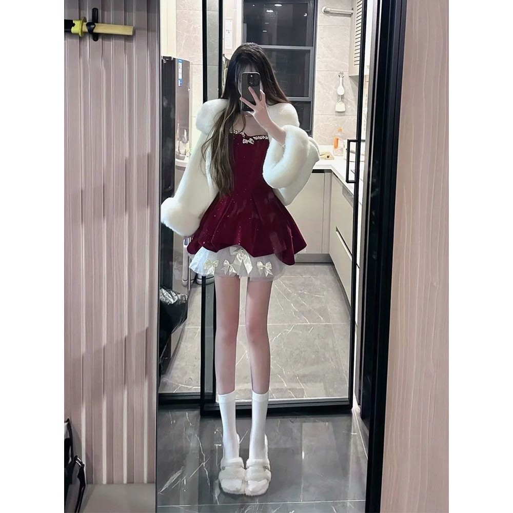 Bộ ba món Giáng sinh Năm mới Lolita: Áo khoác lông Lolita + Váy nhung đỏ lệch vai