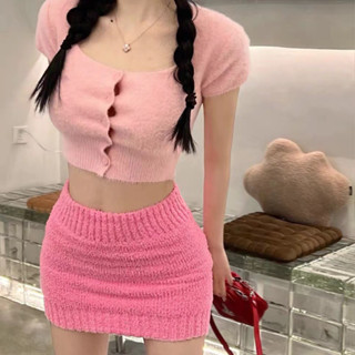 Bán Nóng! Bộ đồ cá tính F & X Áo dệt kim năm 2024 Ngắn Tay Cổ Vuông mẫu mới mùa xuân Áo thun mẫu ngắn hở rốn ôm dáng Hot Girl ngọt ngào Áo