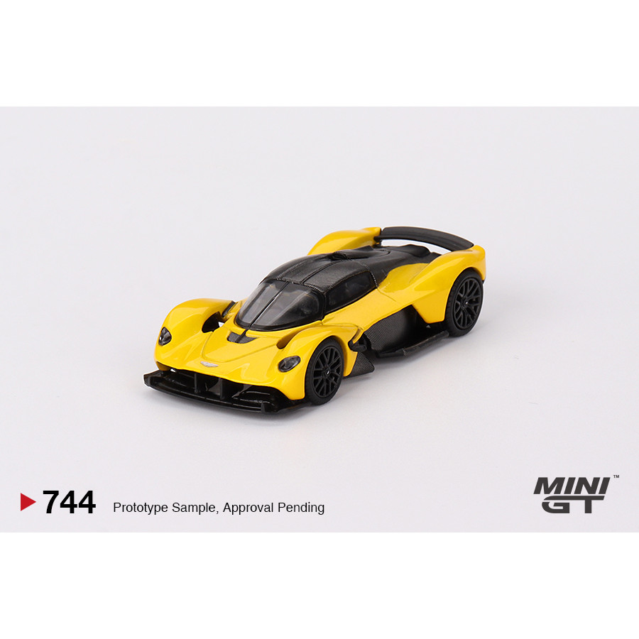 MINI GT 1: 64 No.744 Aston Martin Valkyrie Sunburst Vàng MGT00744