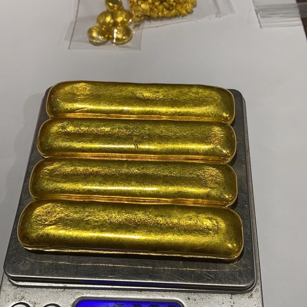 Giả thỏi vàng và vàng nguyên khối đốt cháy không cần thay đổi Thanh vàng giả Thanh vàng Lửa không th