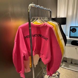  Áo hoodie dáng ngắn in chữ in hoa cho bé gái đường phố cao cấp Jiashucheng Áo khoác tay lồng đèn rộng rãi nhung cáo bạc thu đông cho nữ 