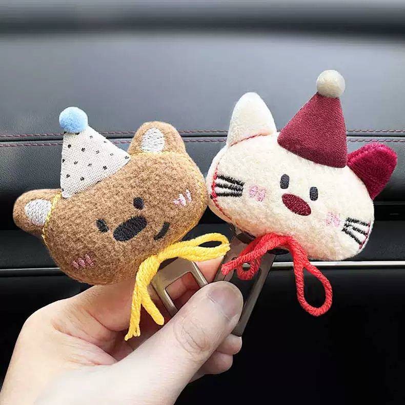 New Car Plush Doll Safety Plug with Cute Buckle Plug Car Seat Back Safety Belt Extension Holder MDV5