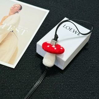 Lo & we Felt Cow Leather Red Mushroom Mặt dây chuyền 2024 Mặt dây chuyền túi bán chạy hợp thời trang