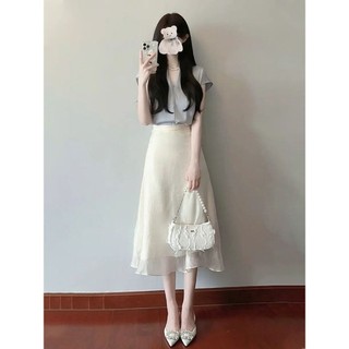 Bộ Đồ Khí Chất Ngọt Ngào Và Thuần Khiết Áo Sơ Mi Cổ V Sang trọng Phối Với Chân Váy Dài Xếp Ly Bó Eo Tôn Dáng