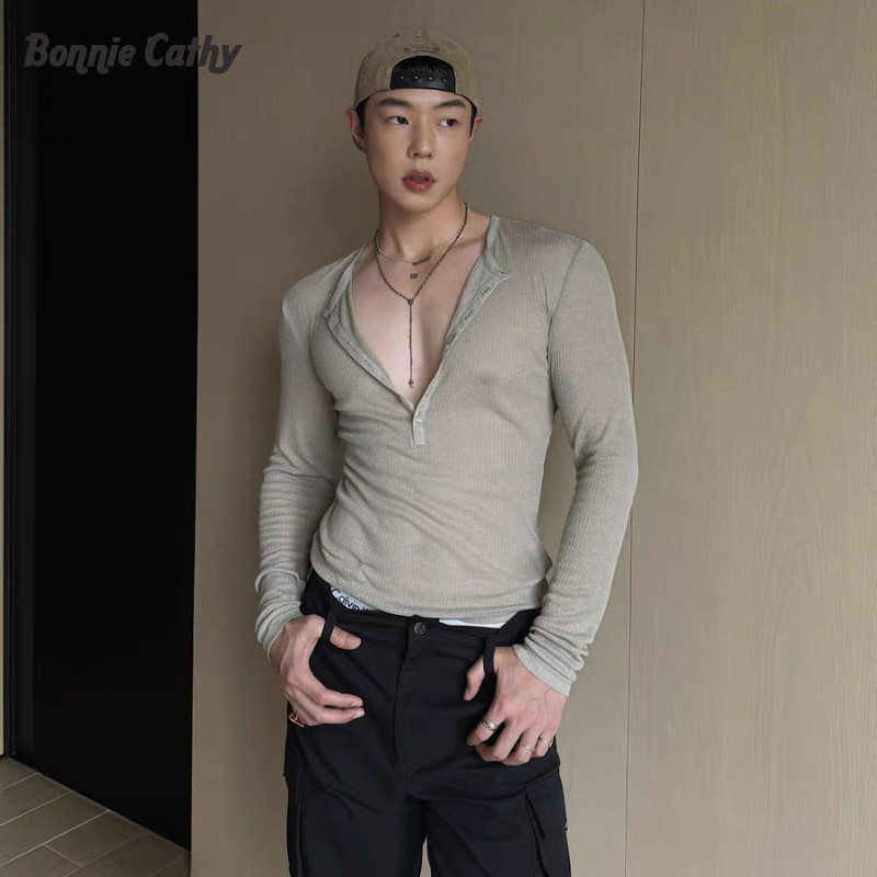 Bonnie Cathy Áo thun nam cổ chữ V sâu, thiết kế slim fit