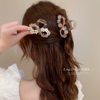  Kẹp tóc hoa ngọc trai kim cương giả Hàn Quốc dành cho nữ buộc tóc trong một chiếc hộp kẹp cá mập trung bình 