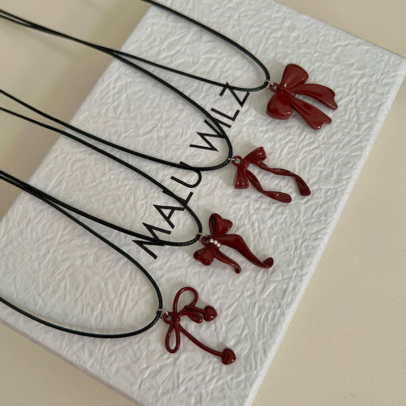 Vòng cổ nơ hợp kim phổ biến dành cho nữ