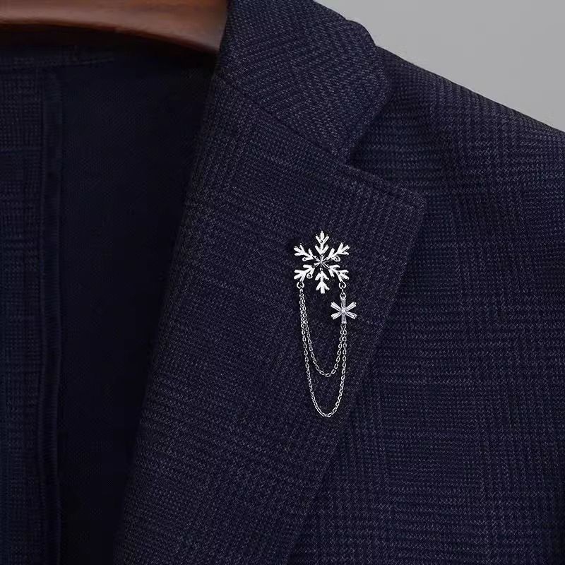 Brooch cao cấp với chi tiết fringe, phù hợp cho vest nam và nữ, chống hở ngực.